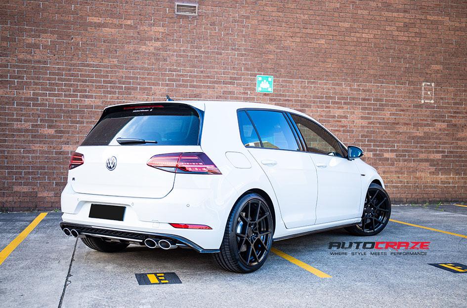 VOLKSWAGEN GOLF KPS MATTE BLACK